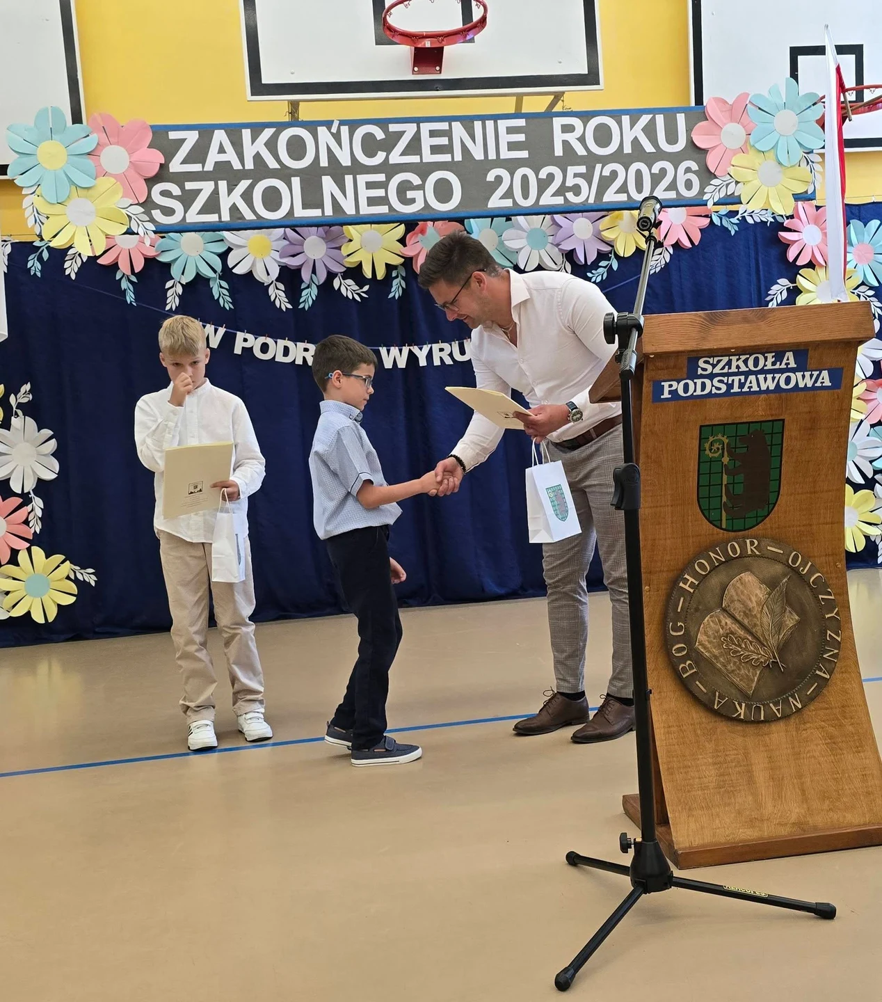 Reszel pożegnał rok szkolny 2025/2026. Nagrody dla wyróżnionych uczniów — zdjęcie 7