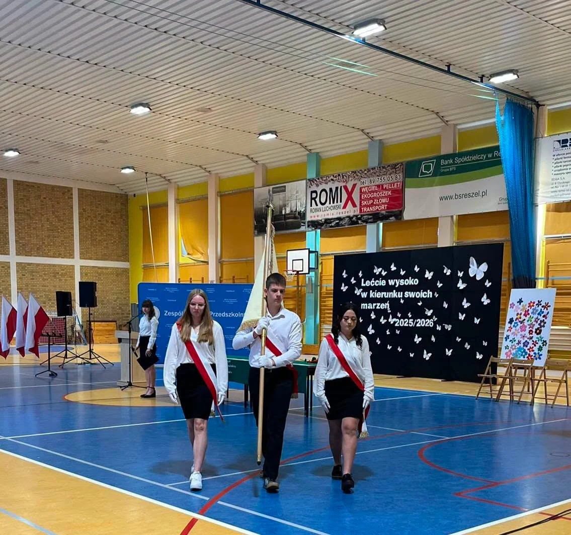 Reszel pożegnał rok szkolny 2025/2026. Nagrody dla wyróżnionych uczniów — zdjęcie 23