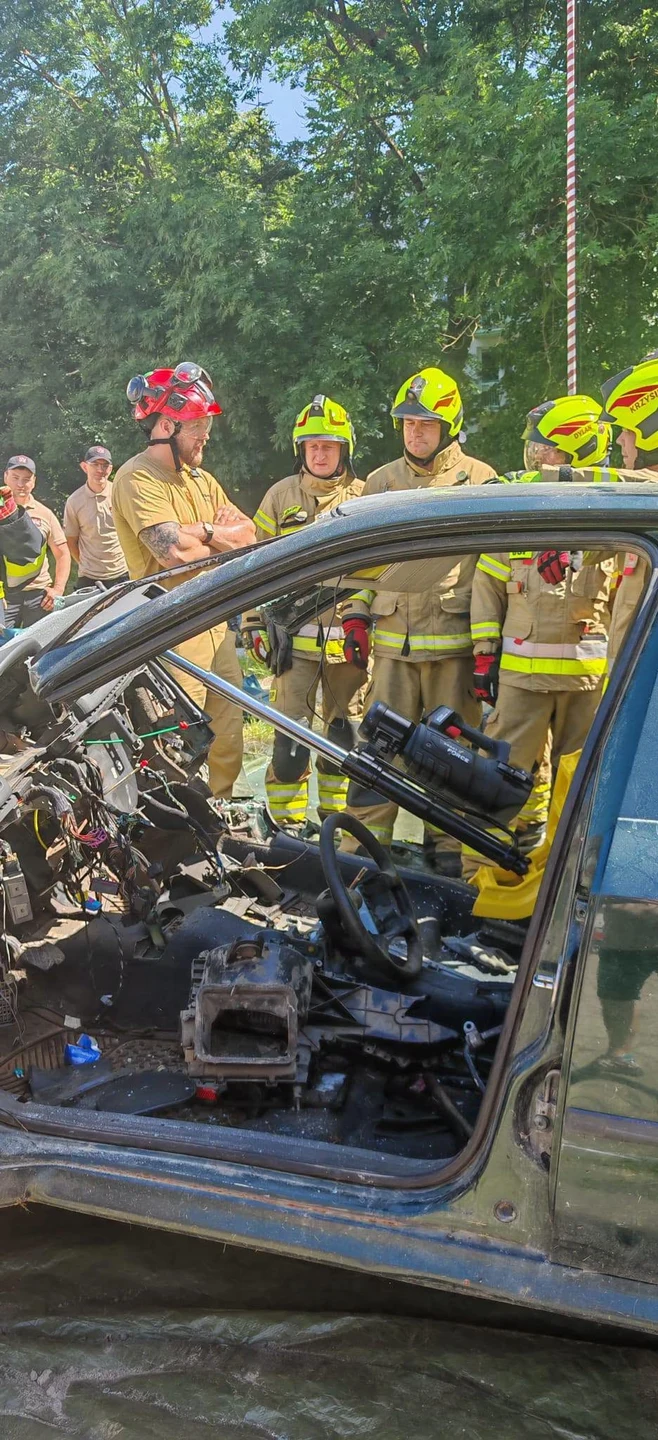 OSP Reszel ćwiczyła ratownictwo techniczne z OSP Pilec — zdjęcie 15
