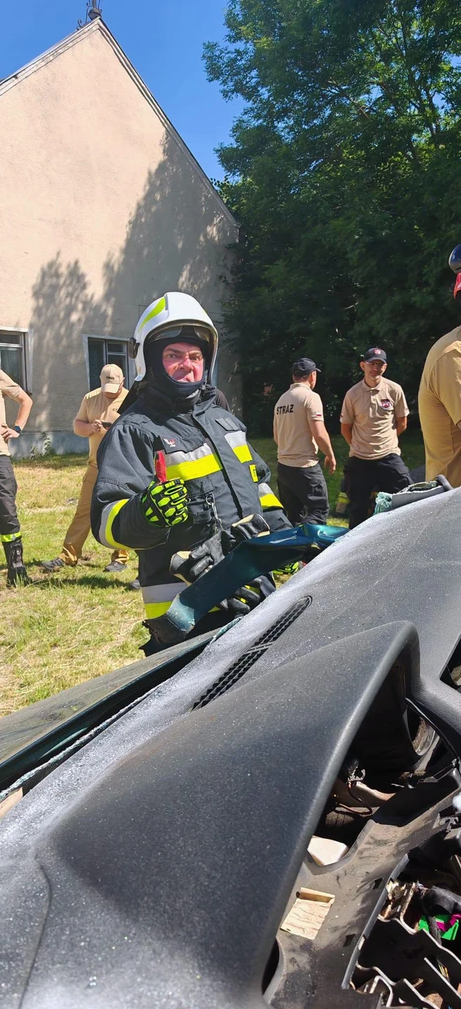 OSP Reszel ćwiczyła ratownictwo techniczne z OSP Pilec — zdjęcie 16