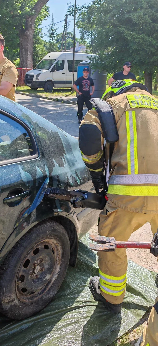 OSP Reszel ćwiczyła ratownictwo techniczne z OSP Pilec — zdjęcie 21