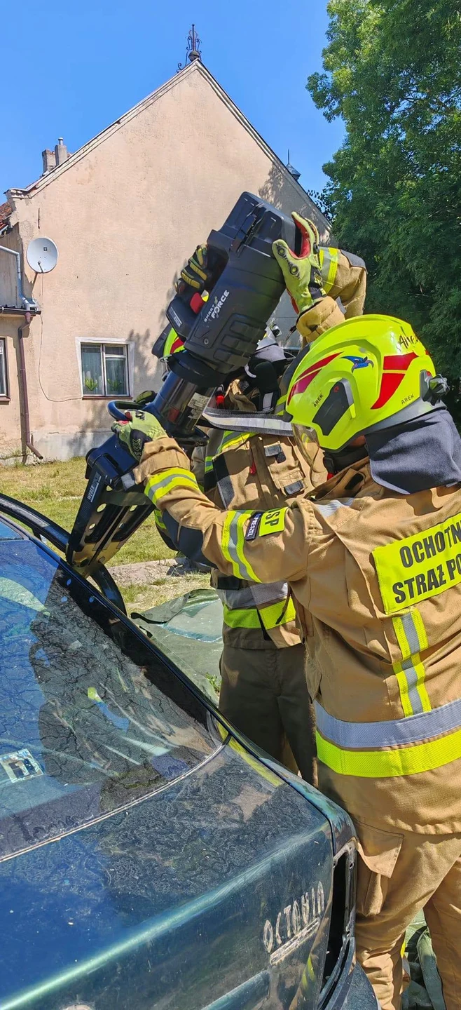 OSP Reszel ćwiczyła ratownictwo techniczne z OSP Pilec — zdjęcie 22
