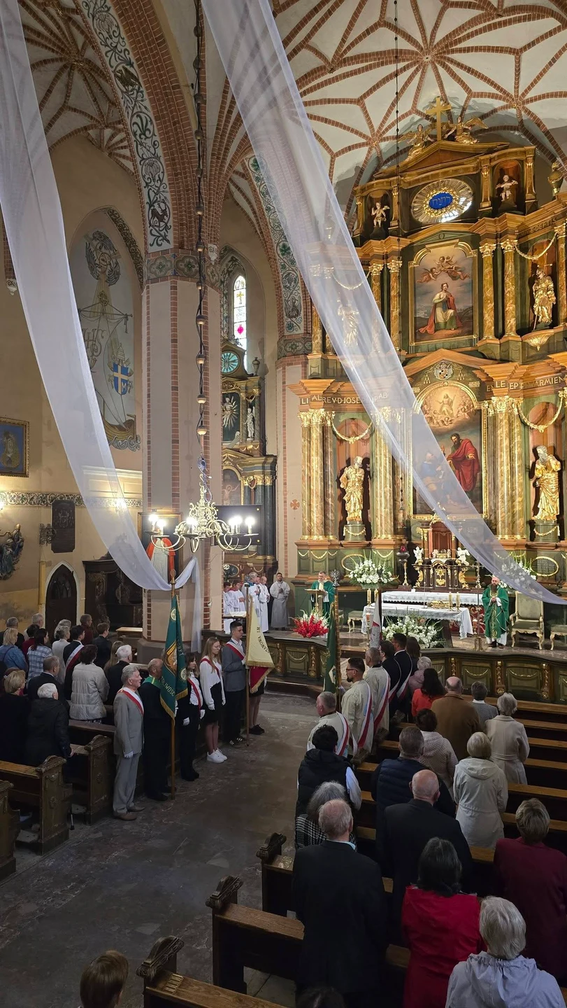 Święto Miasta w Reszlu: uroczysta Msza Święta w toku — zdjęcie 11