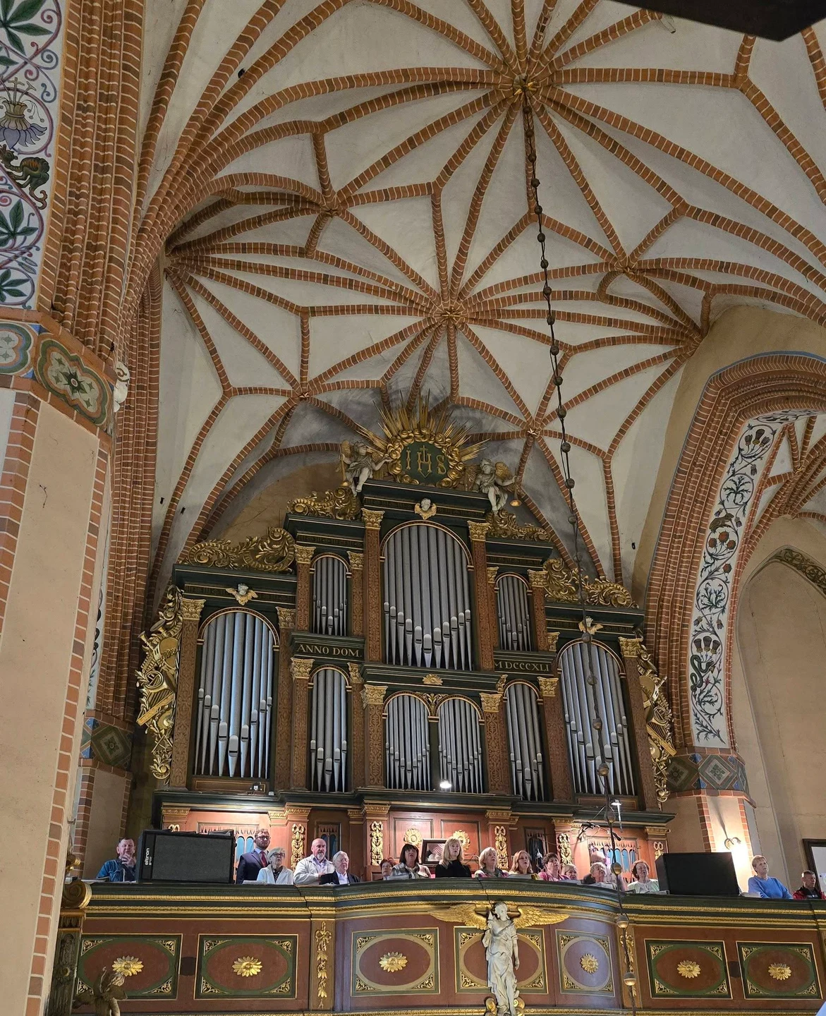 Święto Miasta w Reszlu: uroczysta Msza Święta w toku — zdjęcie 12