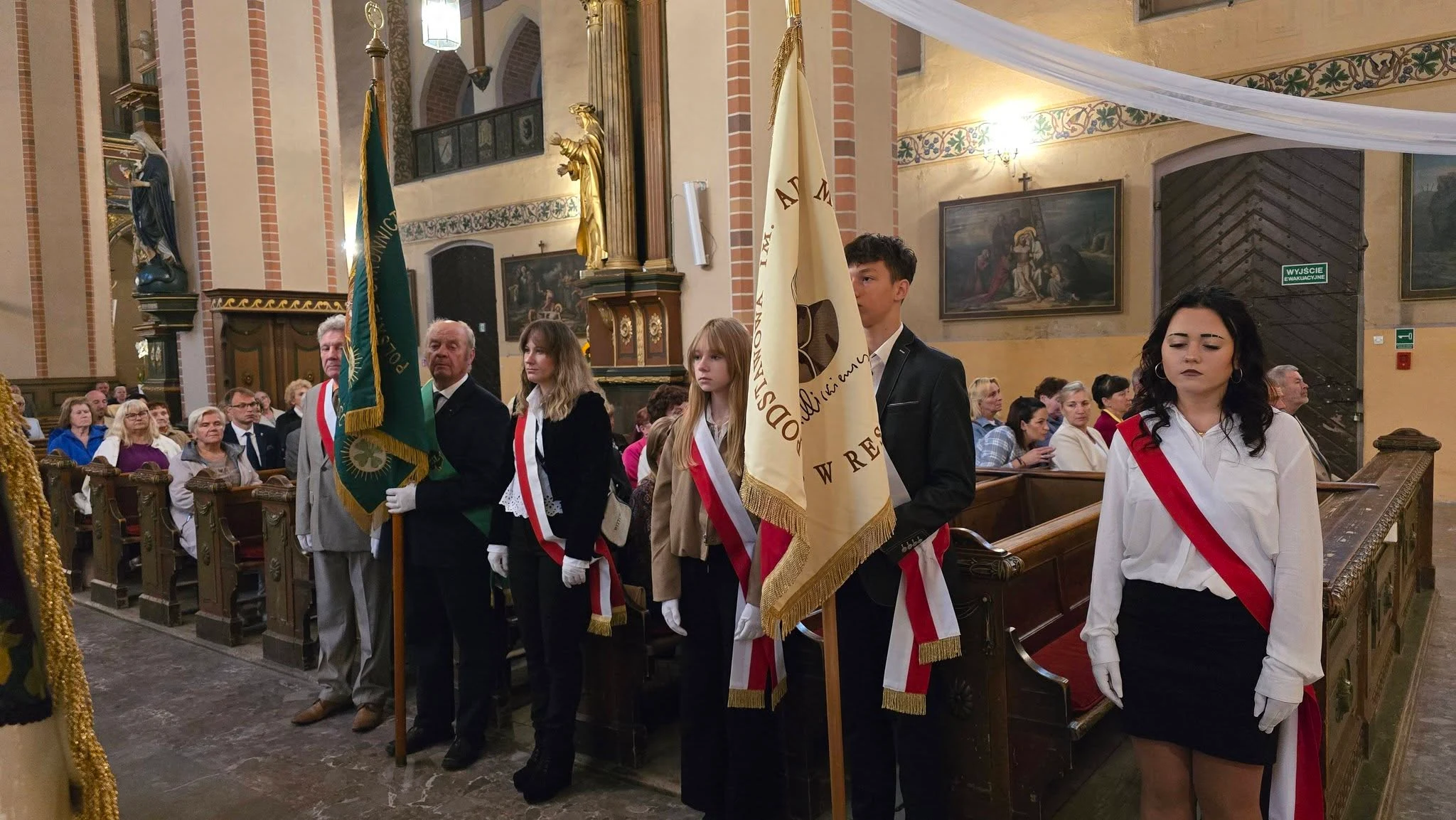 Święto Miasta w Reszlu: uroczysta Msza Święta w toku — zdjęcie 16